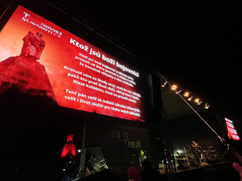 Sborový zpěv chorálu Ktož jsú boží bojovníci byl zapsán do České knihy rekordů