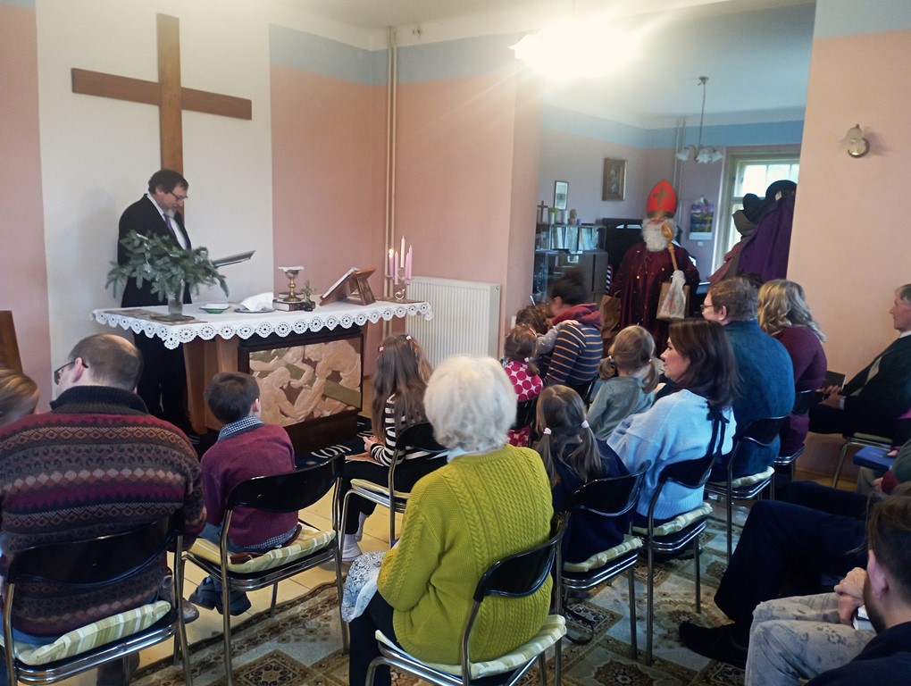 Adventní bohoslužba v Řevnicích s Mikulášem a dětmi