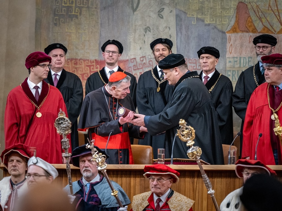 Kardinál Kurt Koch obdržel čestný doktorát Univerzity Karlovy